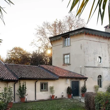 فندق مبيت وإفطار Torre Del Parco سْتيتْسانو